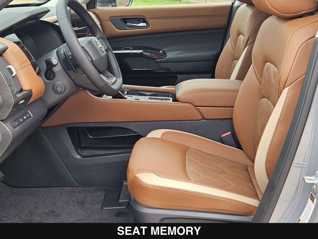 New 2026 Nissan Pathfinder Platinum image 11