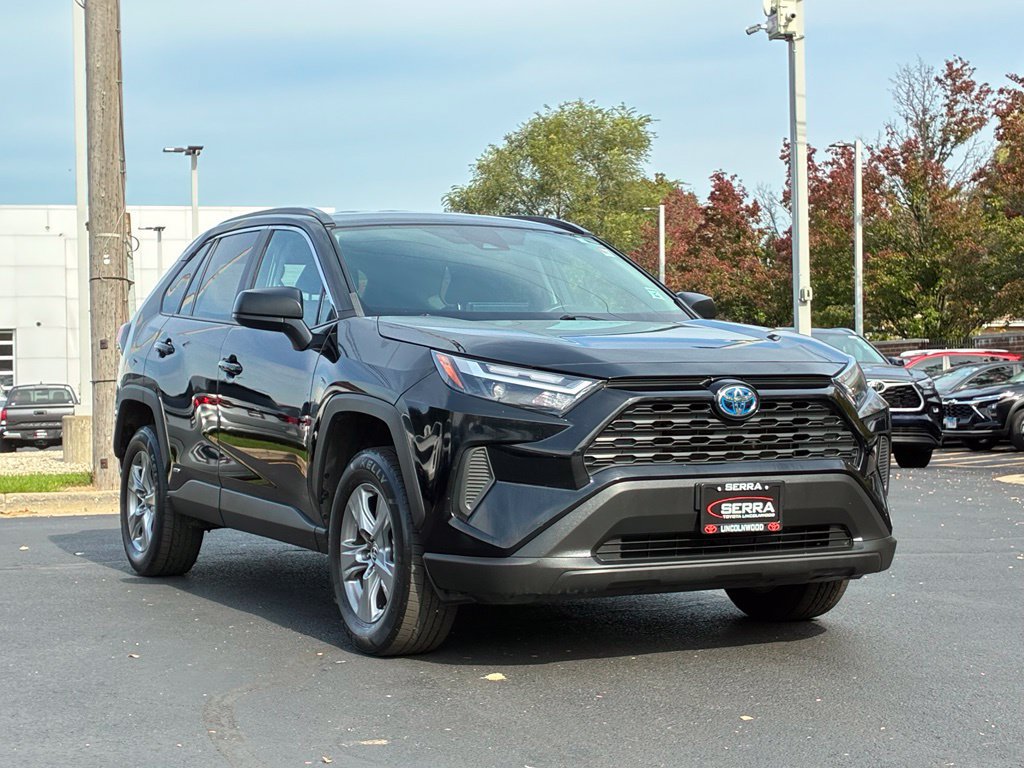 Used 2023 Toyota RAV4 LE AWD/4WD image 3