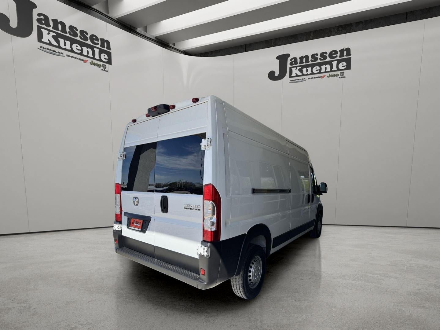 Used 2025 RAM ProMaster 2500 FWD image 3