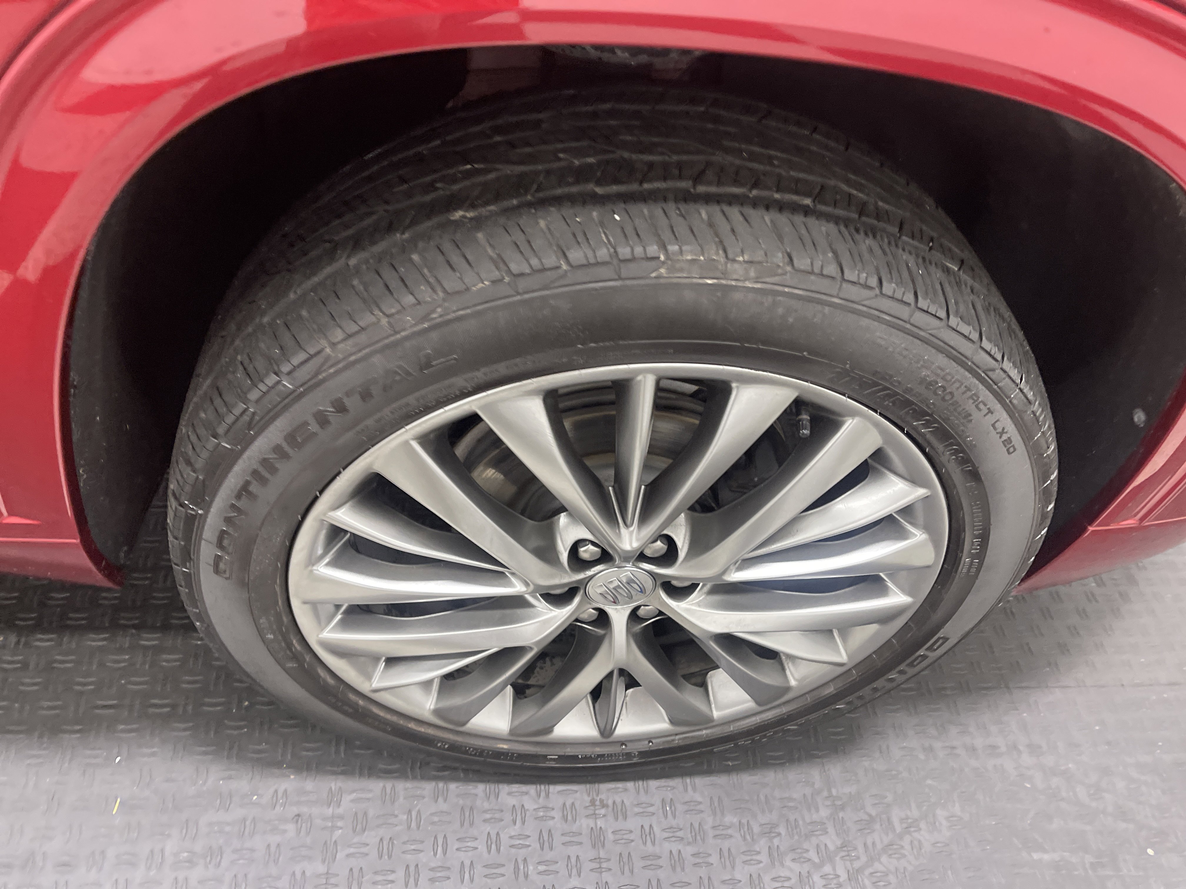Used 2025 Buick Enclave Avenir FWD image 28