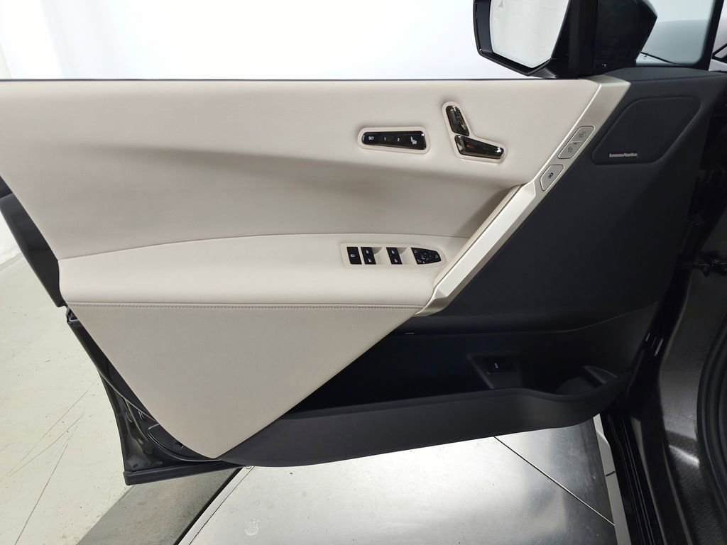 Used 2023 BMW iX xDrive50 w/ Premium Package AWD/4WD image 15