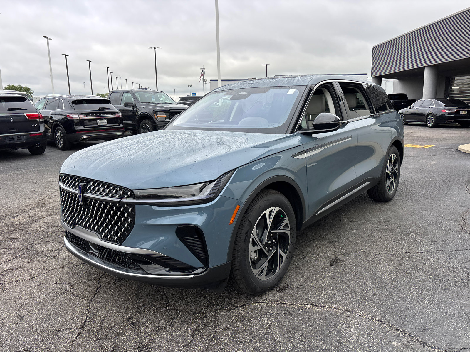 New 2026 Lincoln Nautilus Premier w/ Equipment Group 102A AWD/4WD image 3