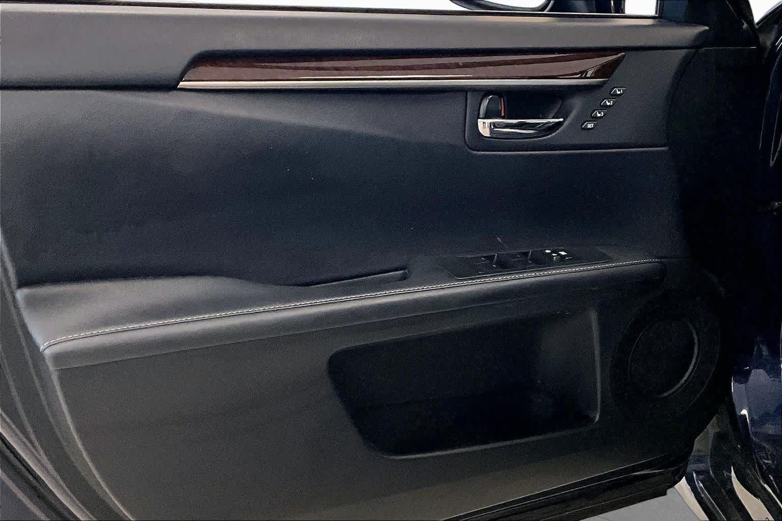 Used 2015 Lexus ES 350 w/ Luxury Package FWD image 19