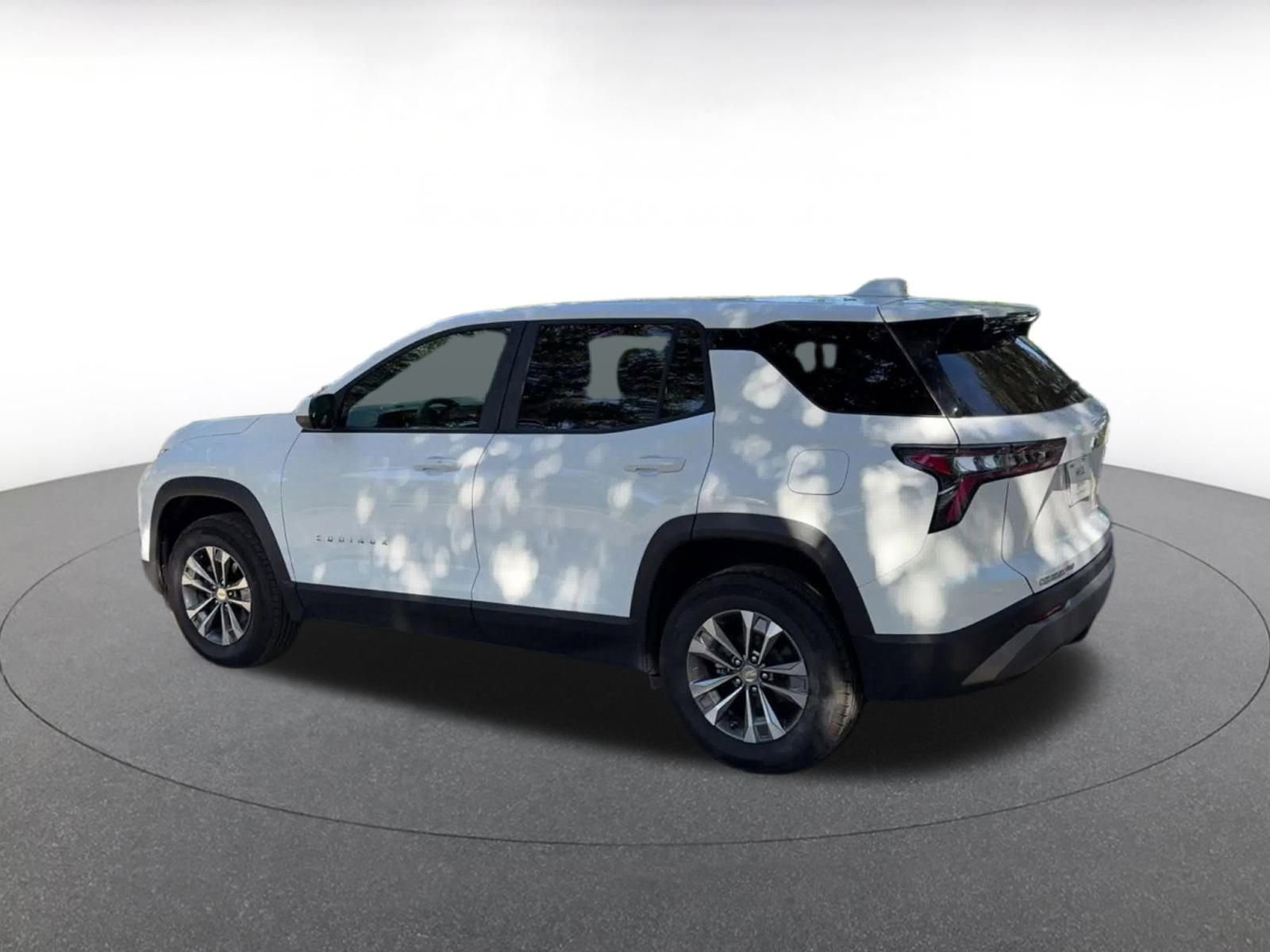 Used 2025 Chevrolet Equinox LT image 10