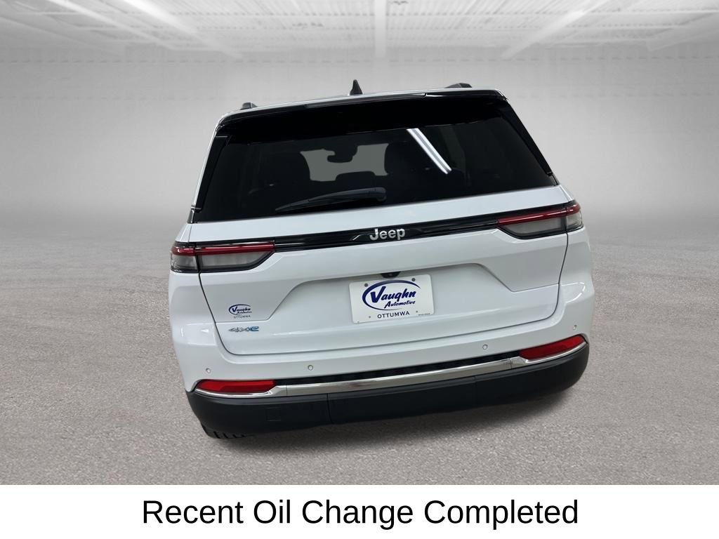 Used 2023 Jeep Grand Cherokee 4WD 4xe image 11
