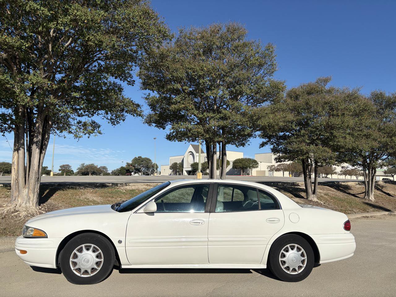 Used 2004 Buick Le Sabre Custom FWD image 2