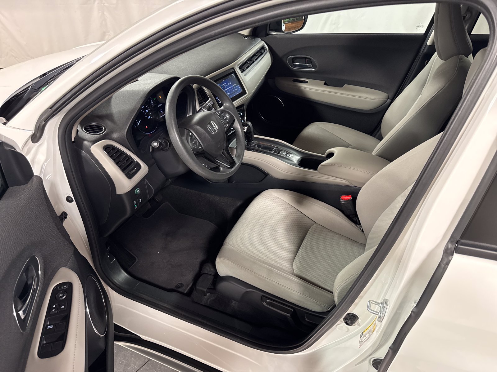 Certified 2022 Honda HR-V EX image 3