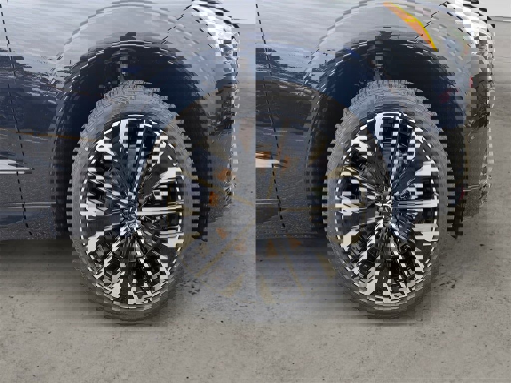 New 2026 Volvo XC60 T8 Ultra w/ Protection Package Premier image 7