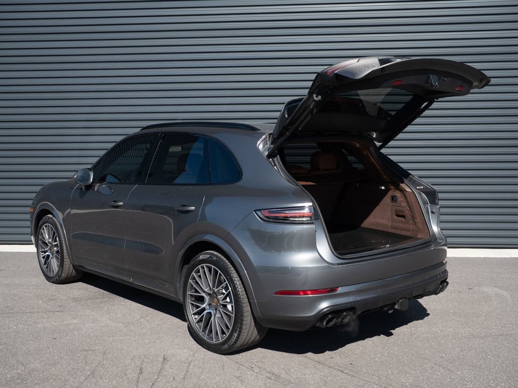 Certified 2023 Porsche Cayenne Turbo AWD/4WD image 34