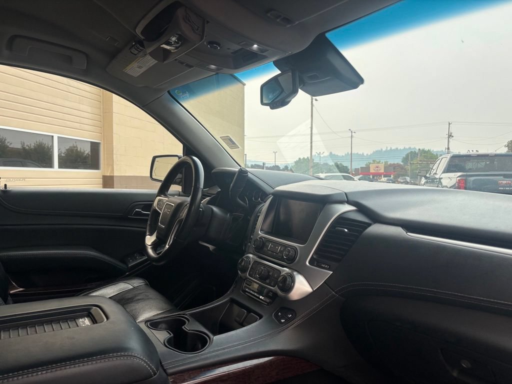 Used 2017 GMC Yukon XL SLT AWD/4WD image 16