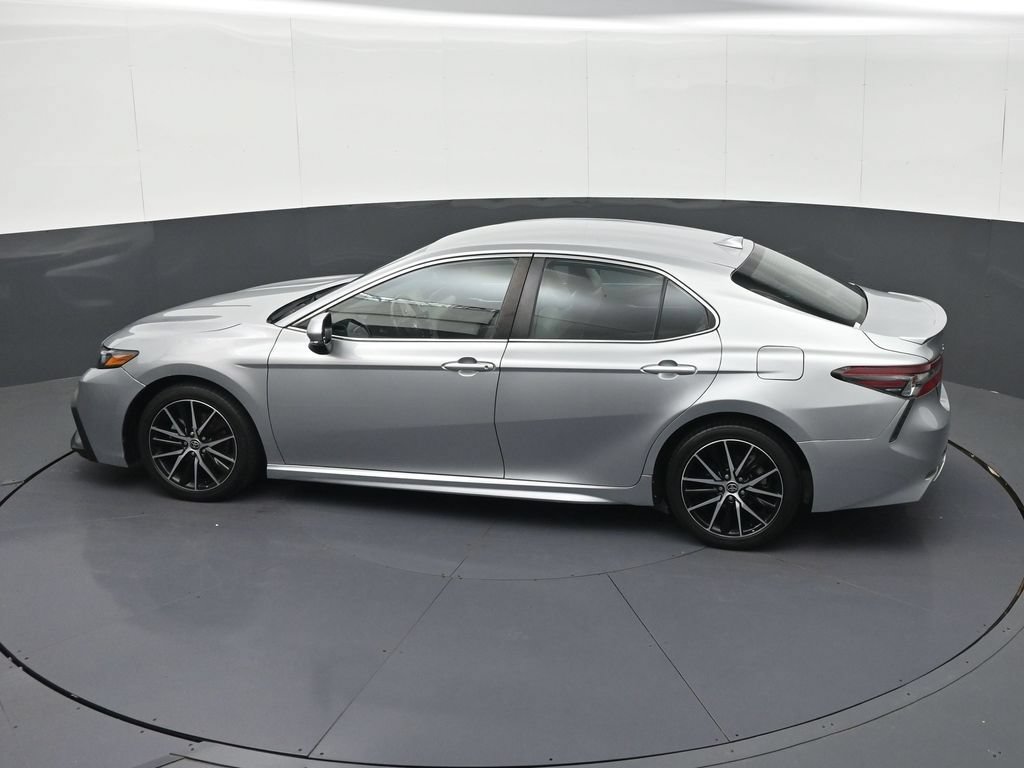 Used 2021 Toyota Camry SE w/ Cold Weather Package AWD/4WD image 24