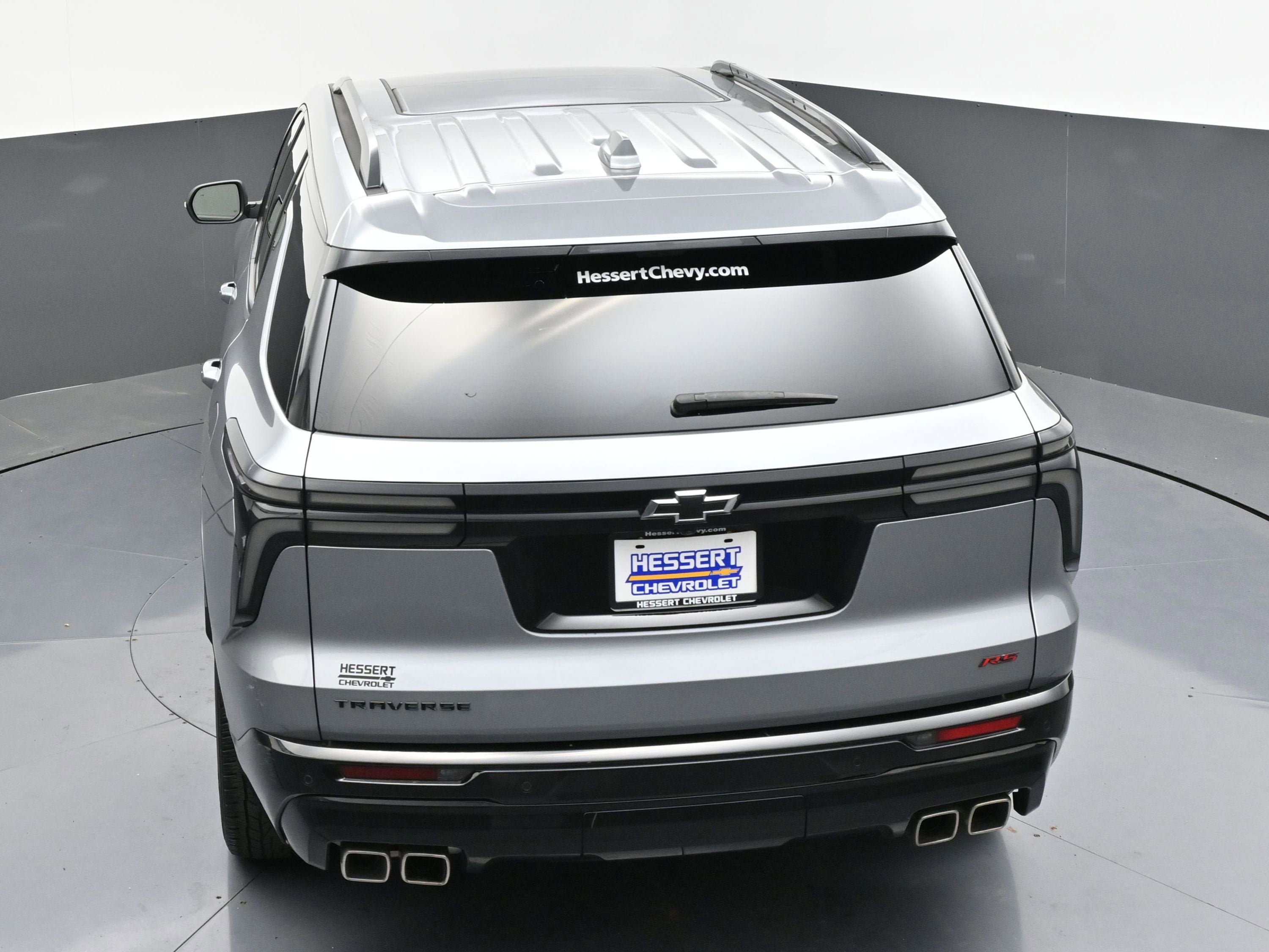 Used 2024 Chevrolet Traverse RS FWD image 54