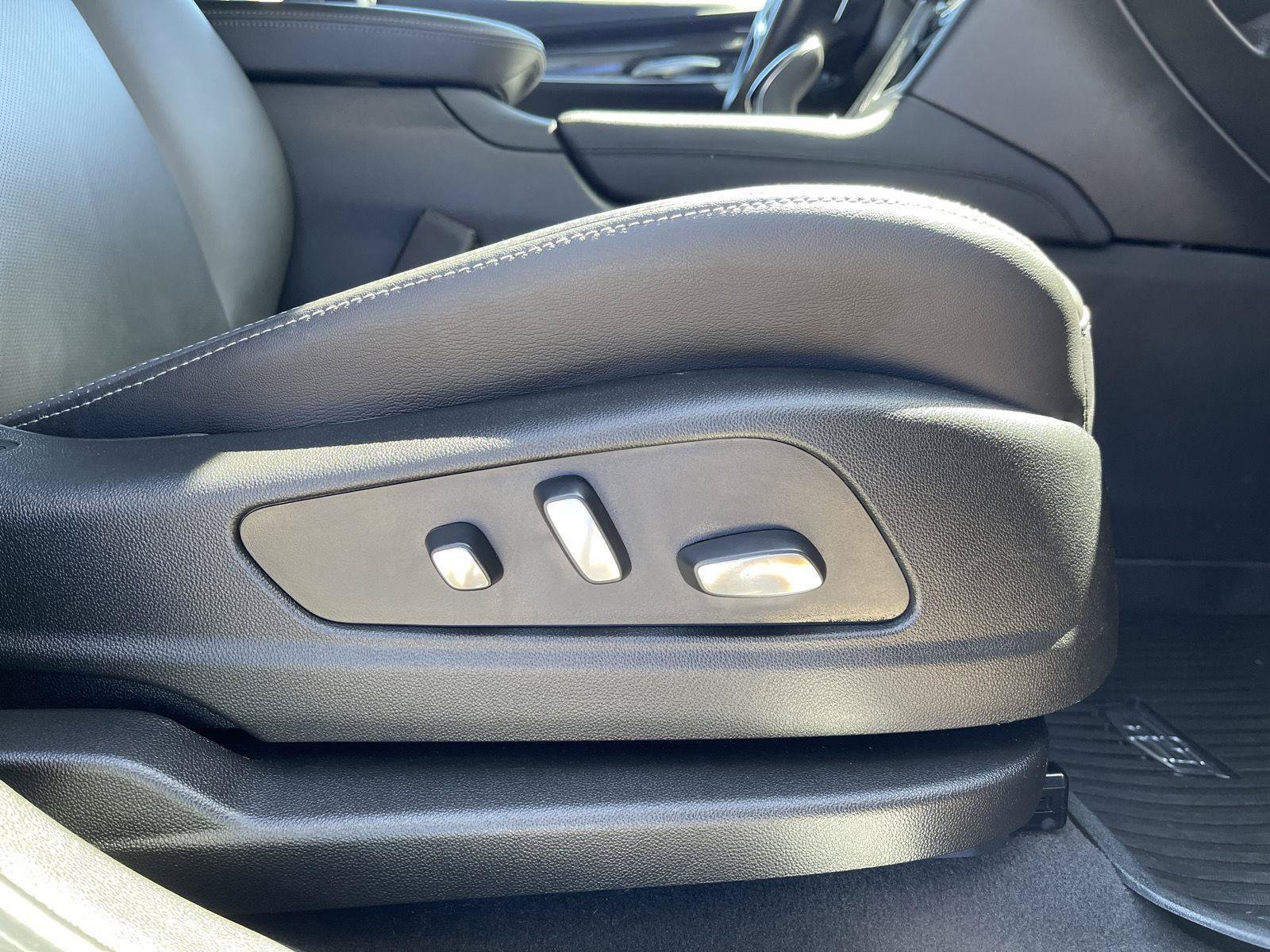 Used 2024 Cadillac XT5 Sportv w/ LPO, Floor Liner Package AWD/4WD image 40
