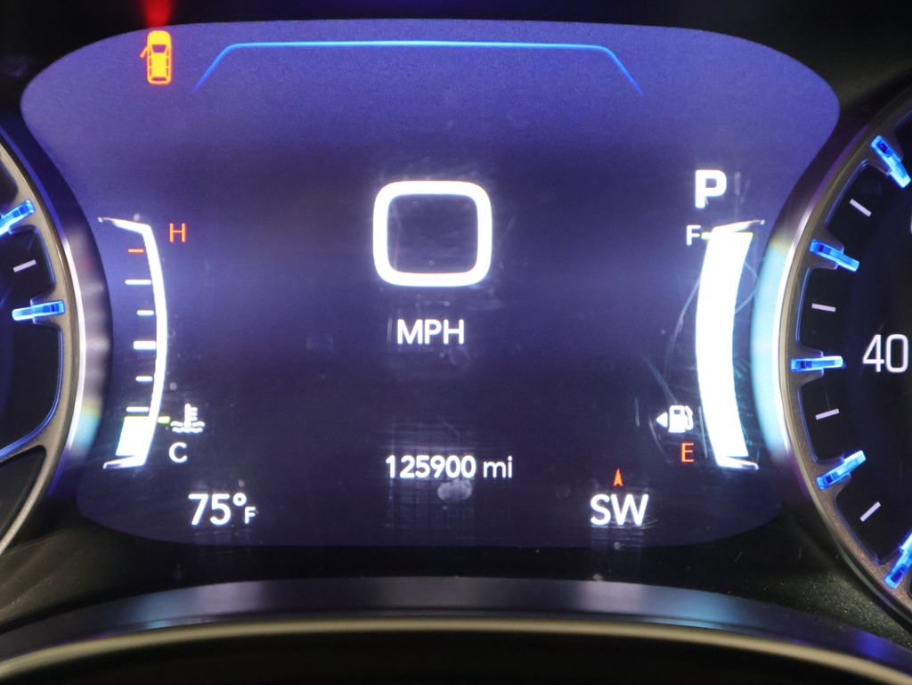 Used 2017 Chrysler Pacifica Touring-L Plus w/ Tire & Wheel Group FWD image 45