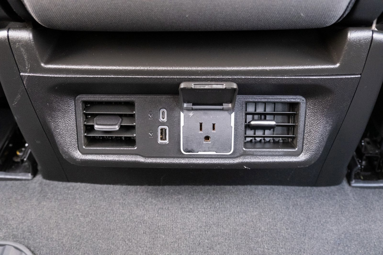 Used 2025 Chevrolet Silverado 1500 LT image 16