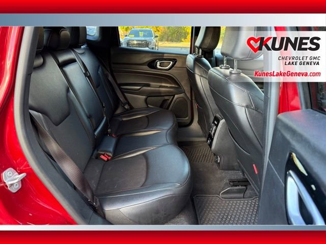 Used 2025 Jeep Compass Trailhawk image 17