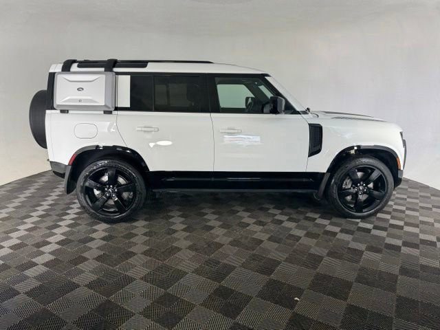 Used 2022 Land Rover Defender 110 X-Dynamic HSE AWD/4WD image 4