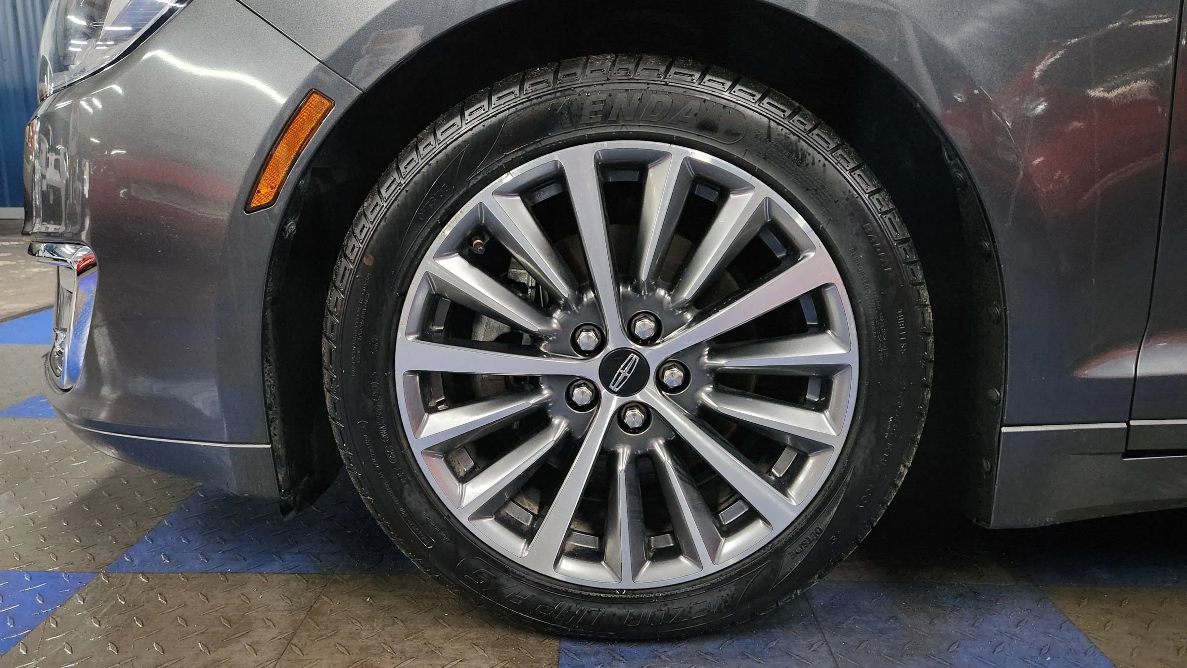 Used 2020 Lincoln MKZ image 61