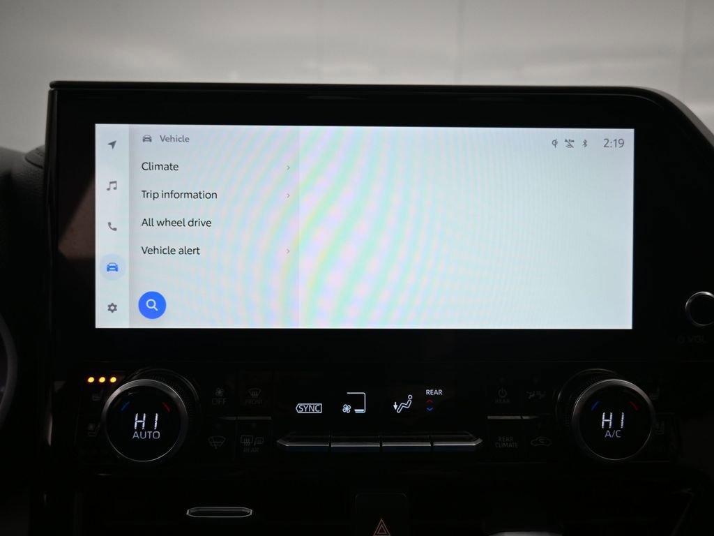 Used 2023 Toyota Highlander Limited image 17