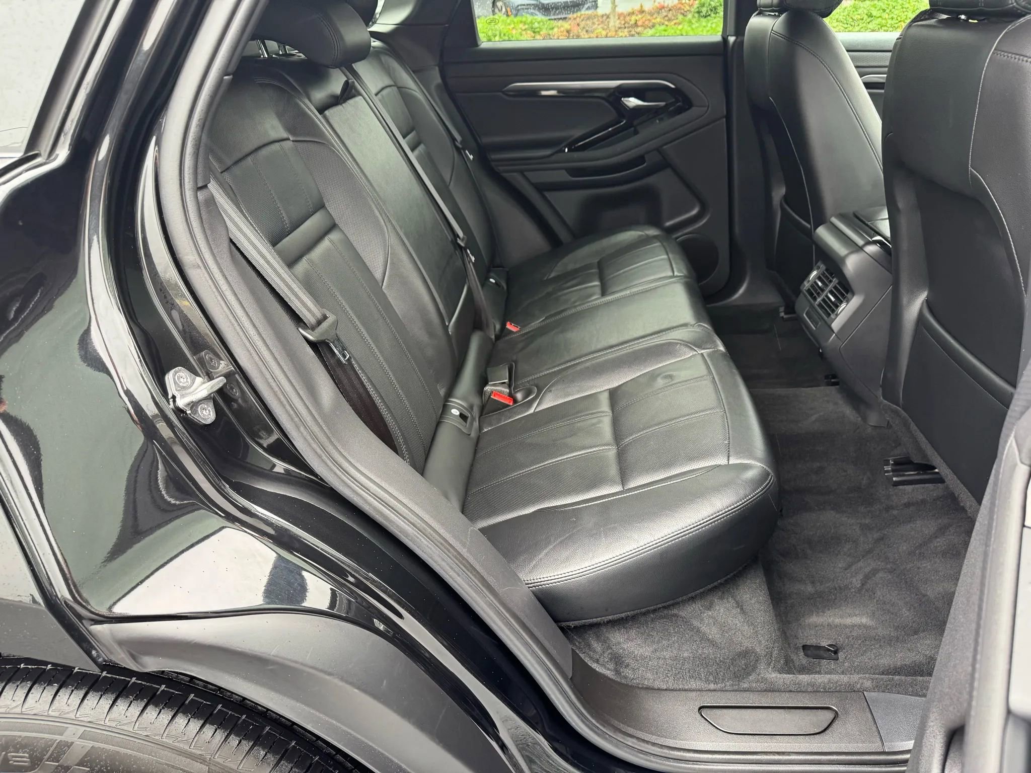 Used 2020 Land Rover Range Rover Evoque S image 27