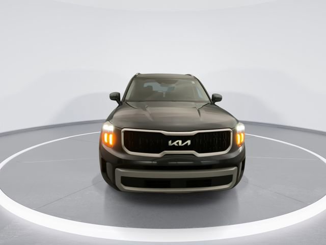 Used 2024 Kia Telluride EX w/ EX Captain's Chair Package image 7