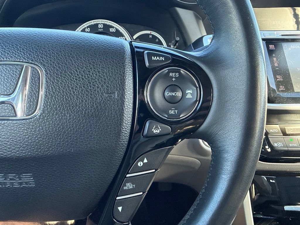 Used 2016 Honda Accord Touring image 22