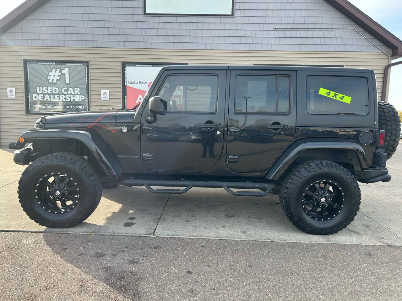 Used 2016 Jeep Wrangler Unlimited Sahara AWD/4WD image 8