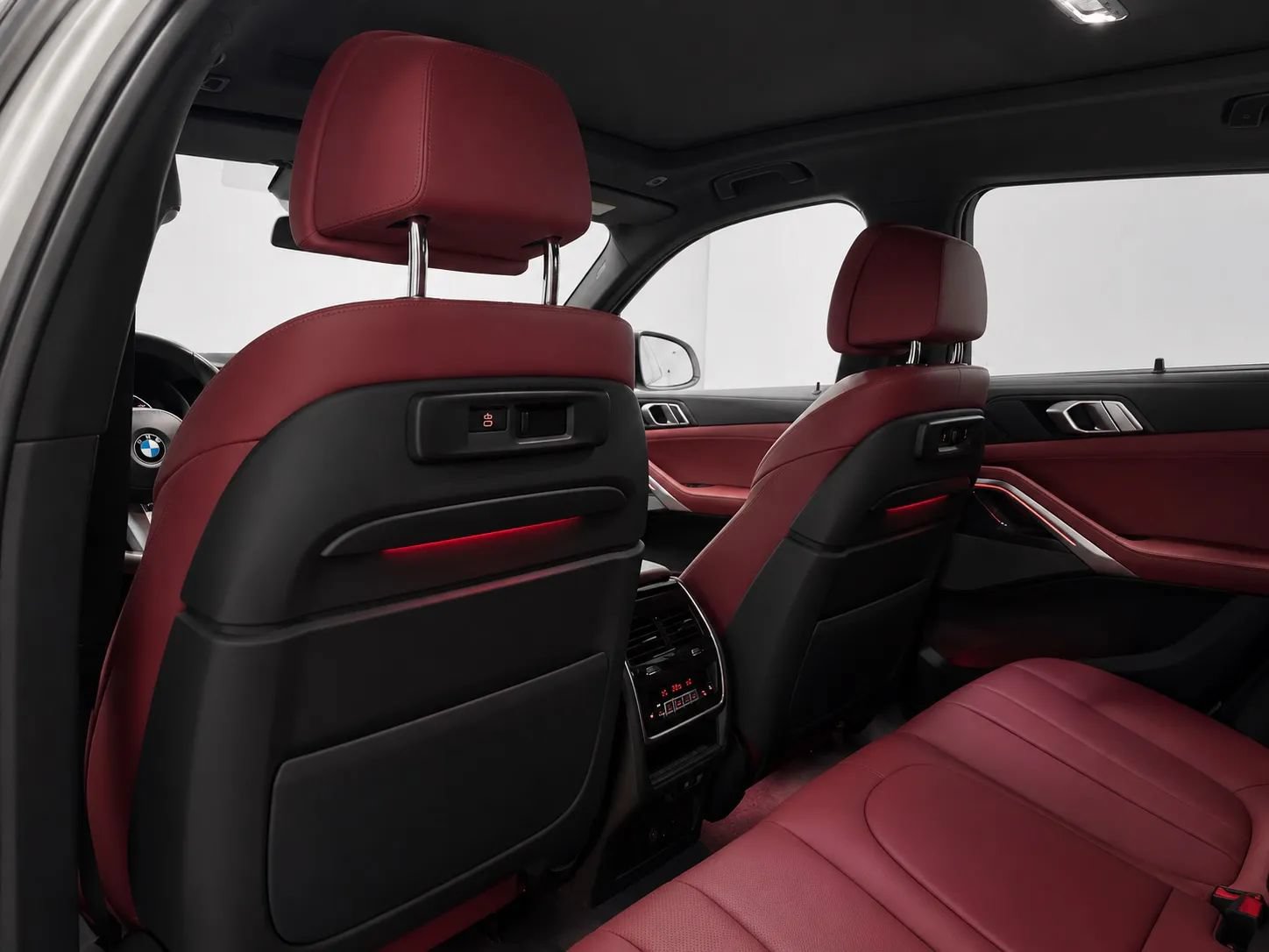 Used 2022 BMW X6 M50i w/ Executive Package AWD/4WD image 14