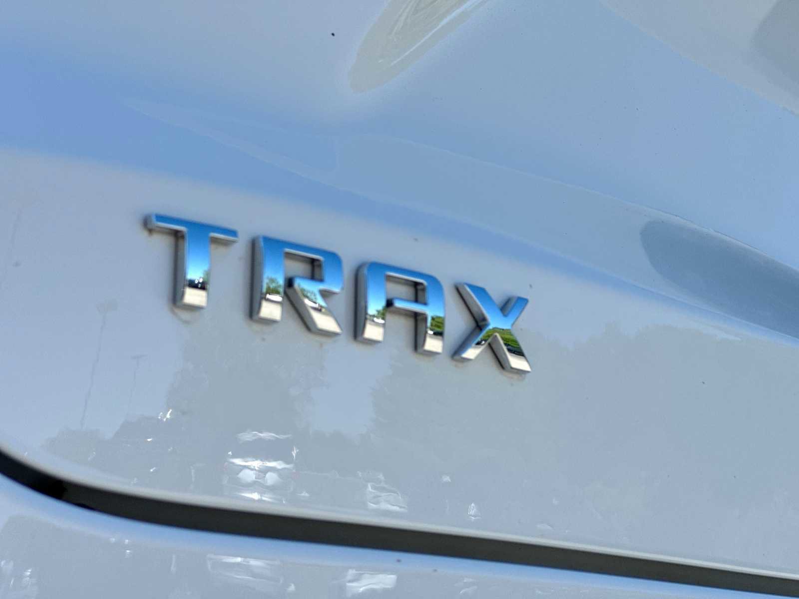 Used 2025 Chevrolet Trax LT w/ LT Convenience Package image 15