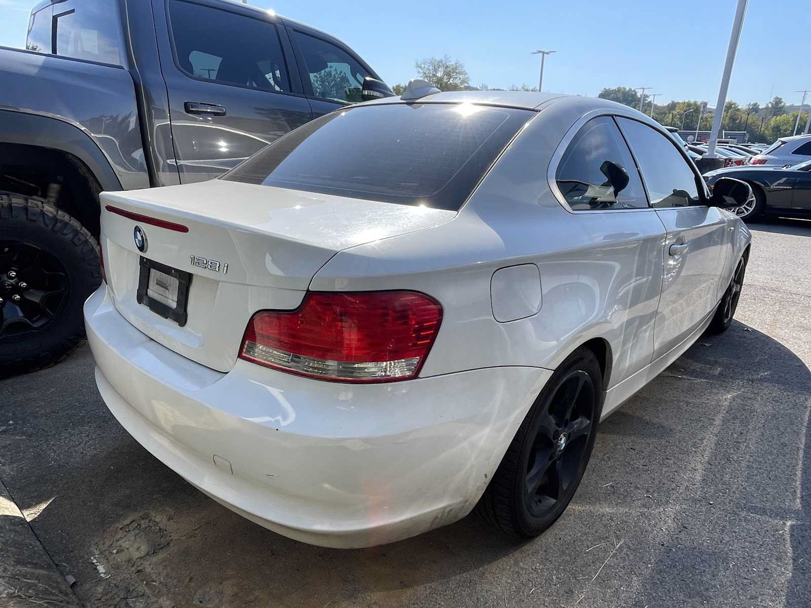 Used 2010 BMW 128i Coupe RWD image 6