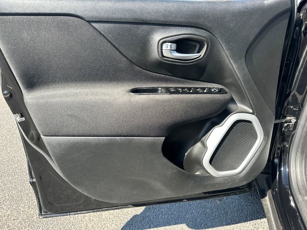 Used 2020 Jeep Renegade Sport w/ UConnect 7.0 Group image 13