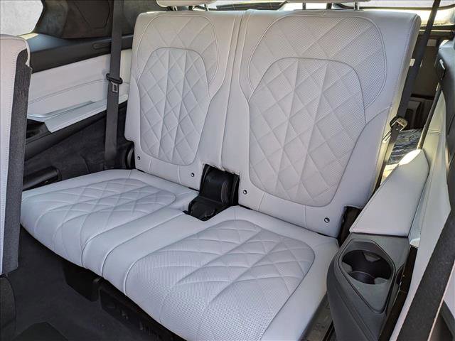 Used 2025 BMW X7 xDrive40i AWD/4WD image 22