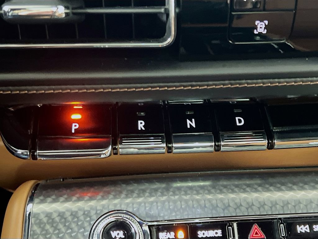 Used 2023 Lincoln Aviator Black Label w/ Dynamic Handling Package image 17