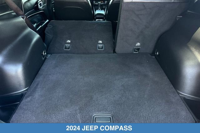 Used 2024 Jeep Compass Trailhawk AWD/4WD image 17