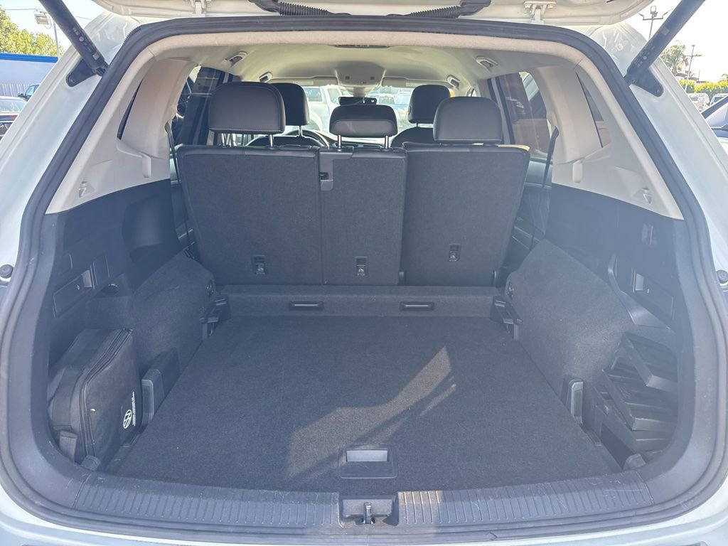Used 2022 Volkswagen Tiguan SE AWD/4WD image 16