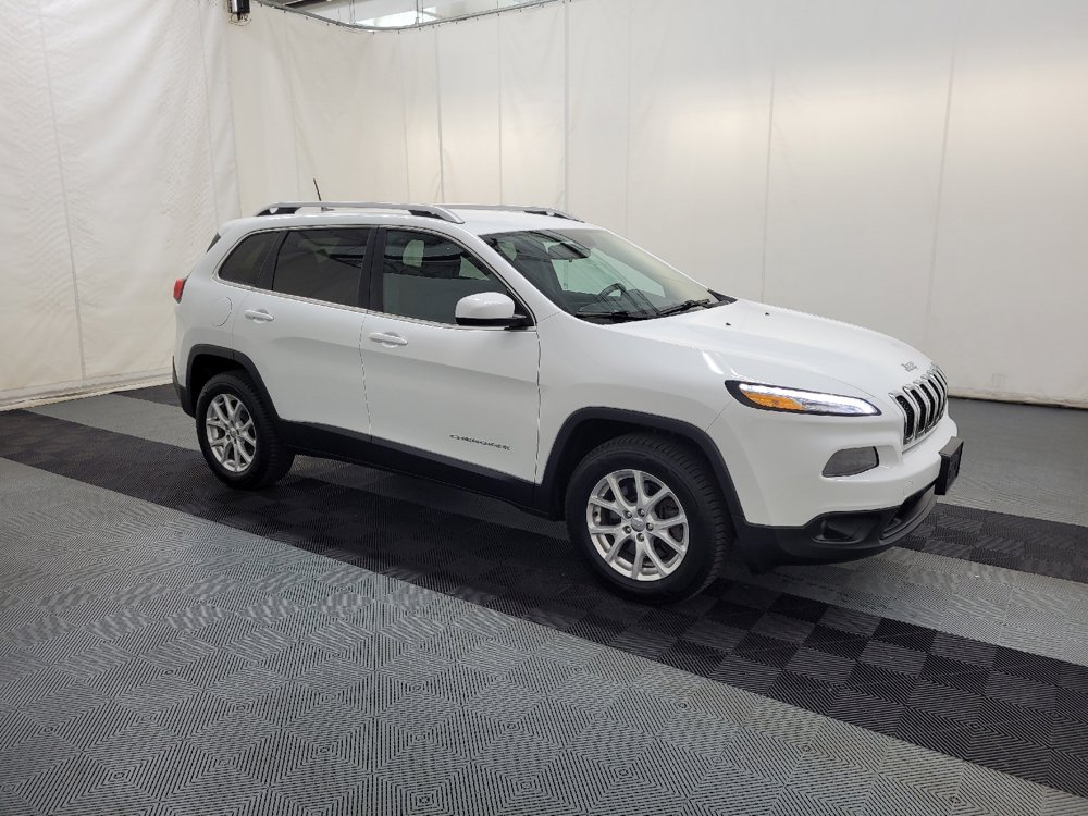 Used 2015 Jeep Cherokee Latitude w/ Cold Weather Group AWD/4WD image 11