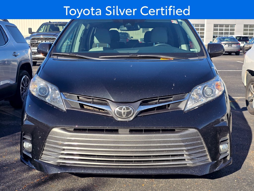 Used 2020 Toyota Sienna XLE FWD image 2
