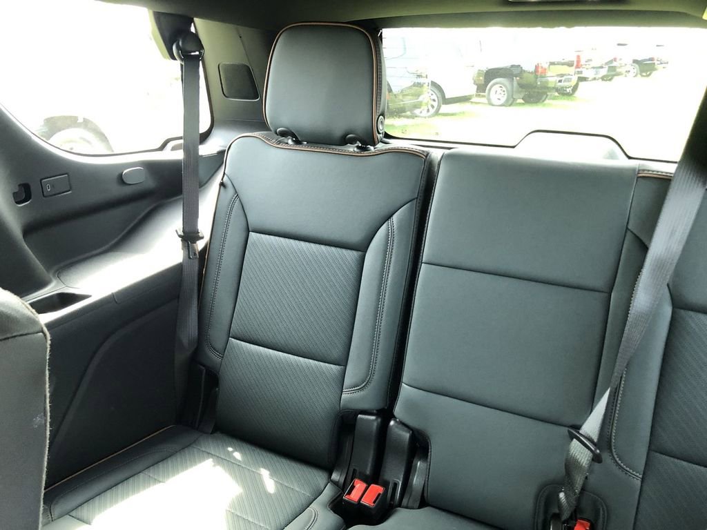 Used 2025 GMC Yukon AT4 w/ AT4 Premium Plus Package AWD/4WD image 20