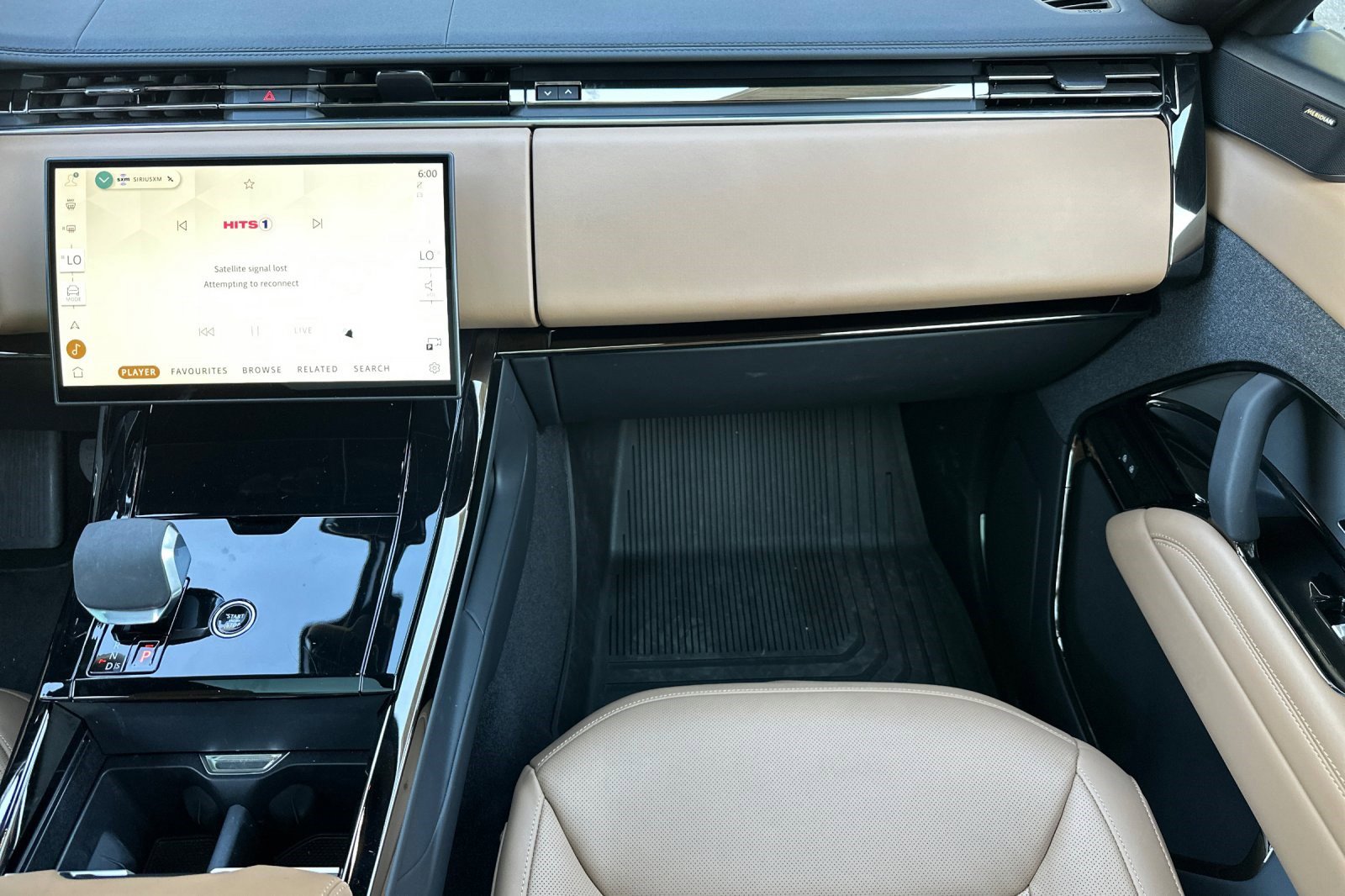 Used 2025 Land Rover Range Rover Sport SE image 29