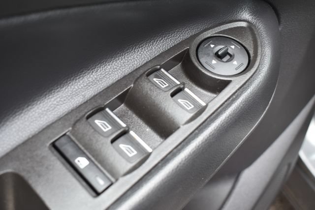 Used 2019 Ford Escape SE FWD image 16