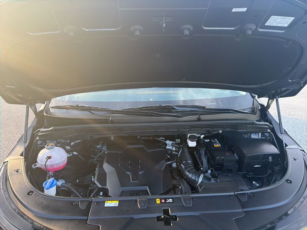 Used 2025 Kia Carnival image 12