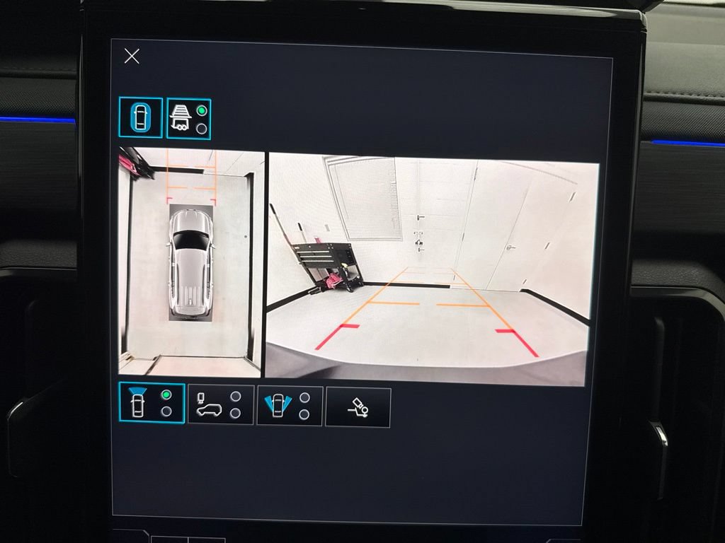 Used 2025 GMC Acadia AT4 w/ LPO, Floor Liner Package AWD/4WD image 33