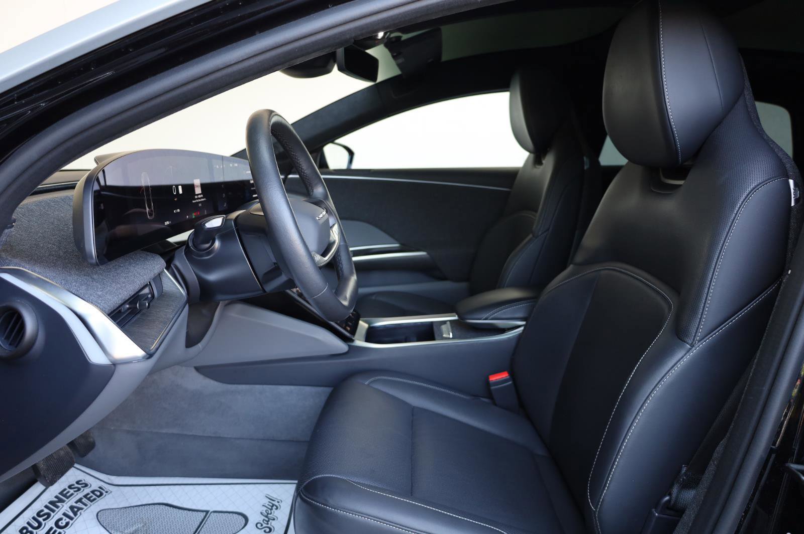 Used 2025 Lucid Air Touring AWD/4WD image 14