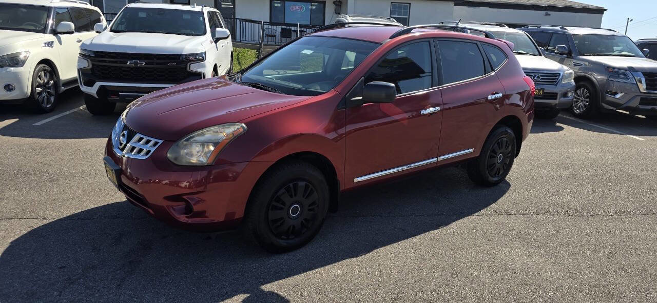 Used 2014 Nissan Rogue S w/ Convenience Package image 1