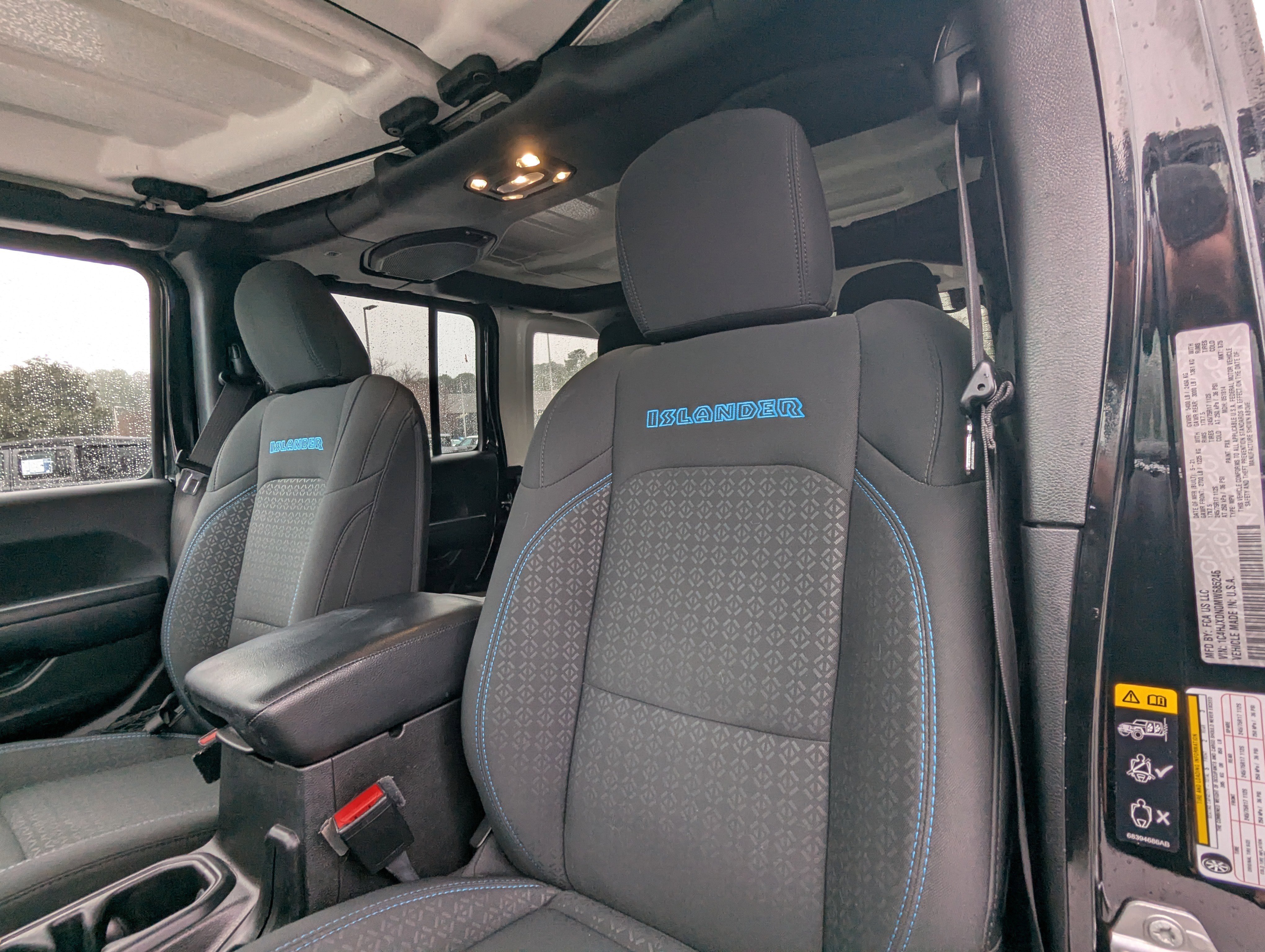 Used 2021 Jeep Wrangler Islander image 9