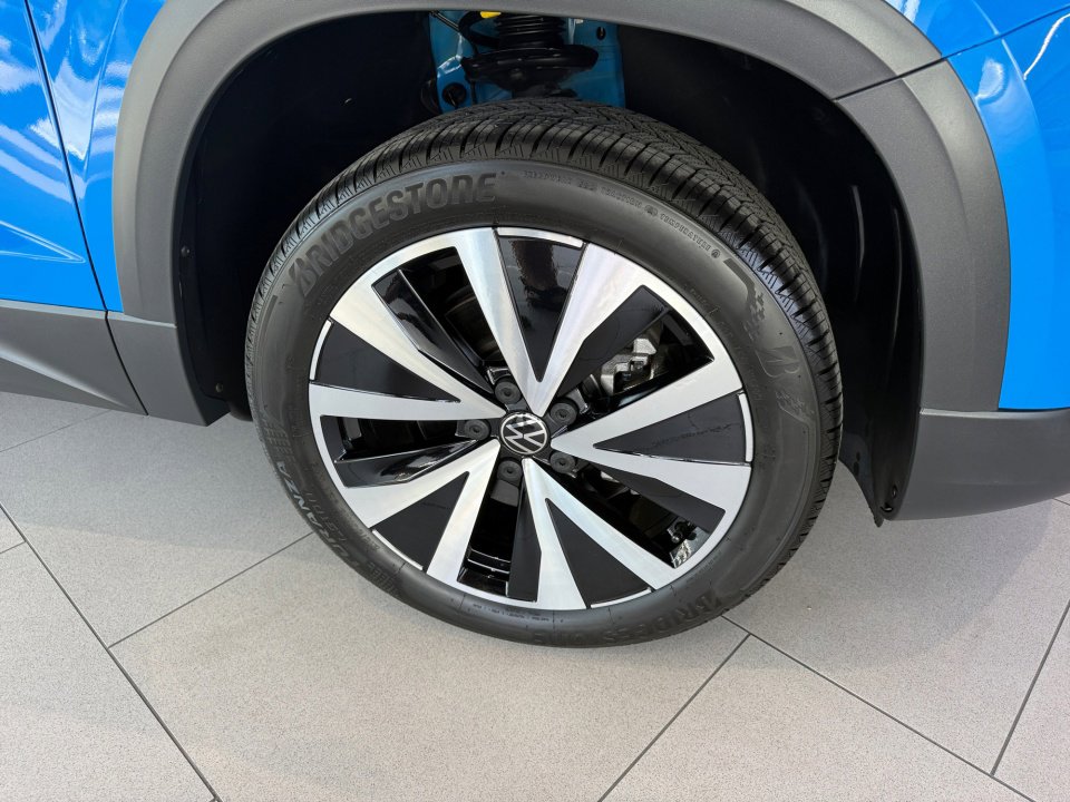 Certified 2022 Volkswagen Taos SE w/ Panoramic Sunroof Package image 29