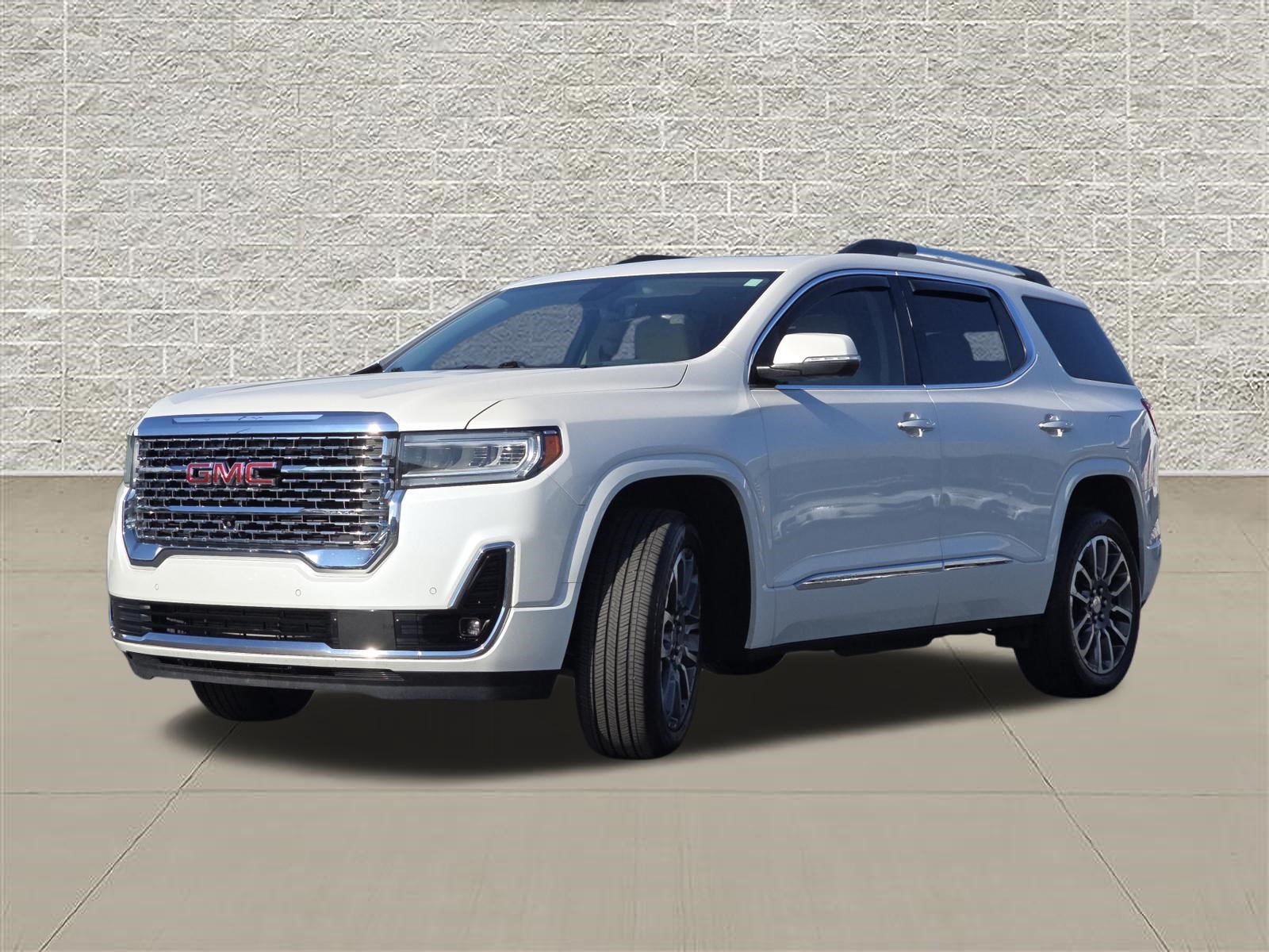 Used 2021 GMC Acadia Denali w/ Denali Technology Package AWD/4WD image 3