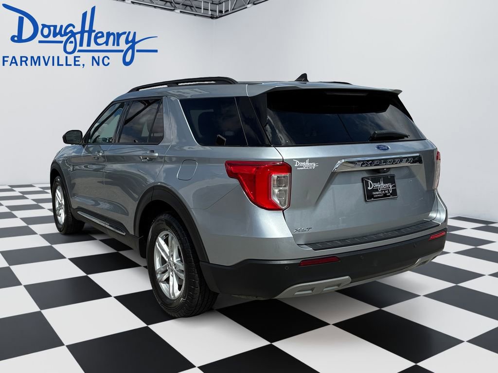 Used 2023 Ford Explorer XLT w/ Equipment Group 202A image 3
