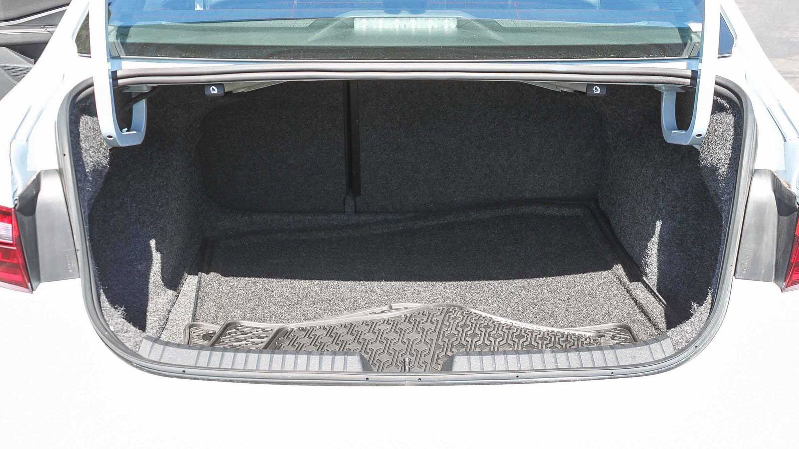 Used 2025 Volkswagen Jetta Sport image 26