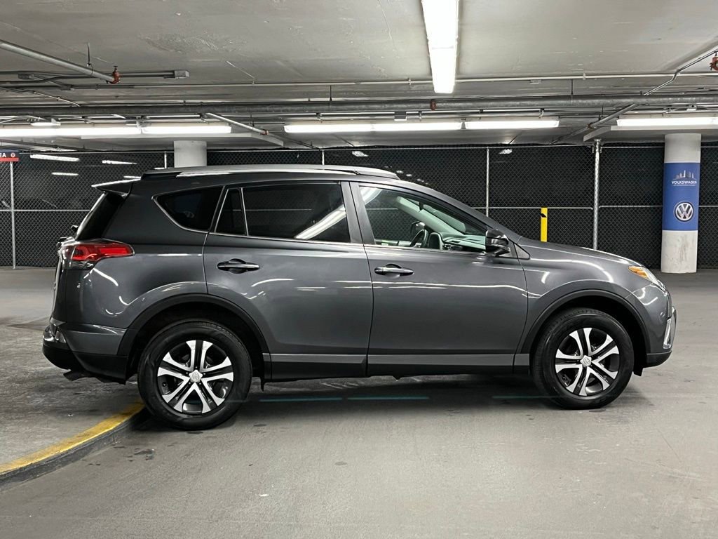 Used 2017 Toyota RAV4 LE image 33